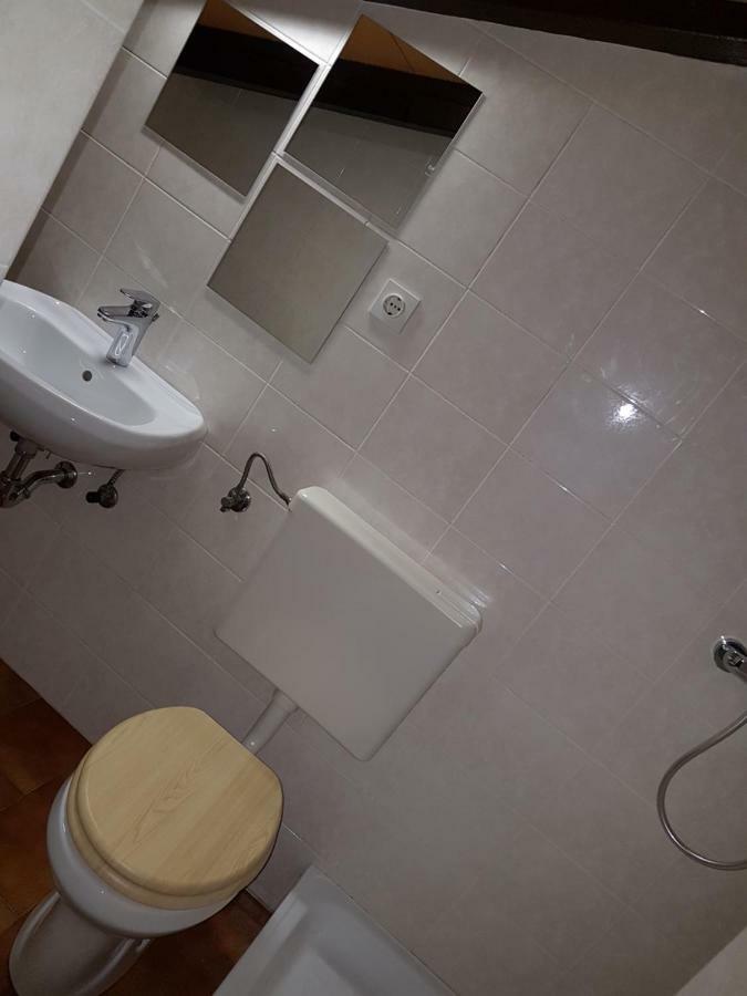 Apartment Slavi Випава Екстериор снимка