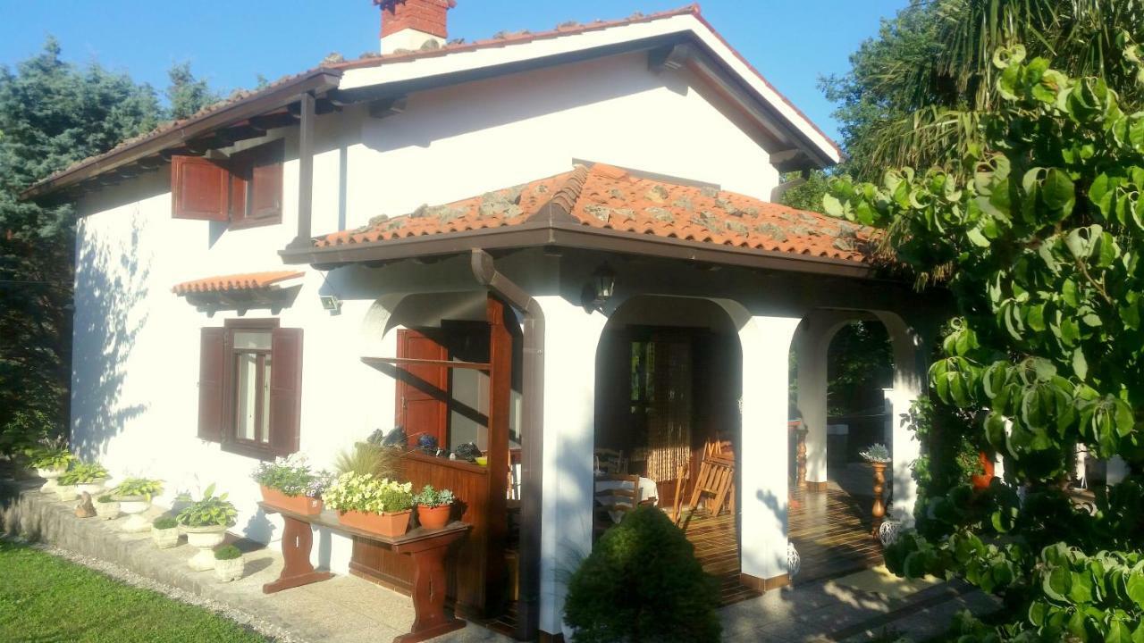 Apartment Slavi Випава Екстериор снимка