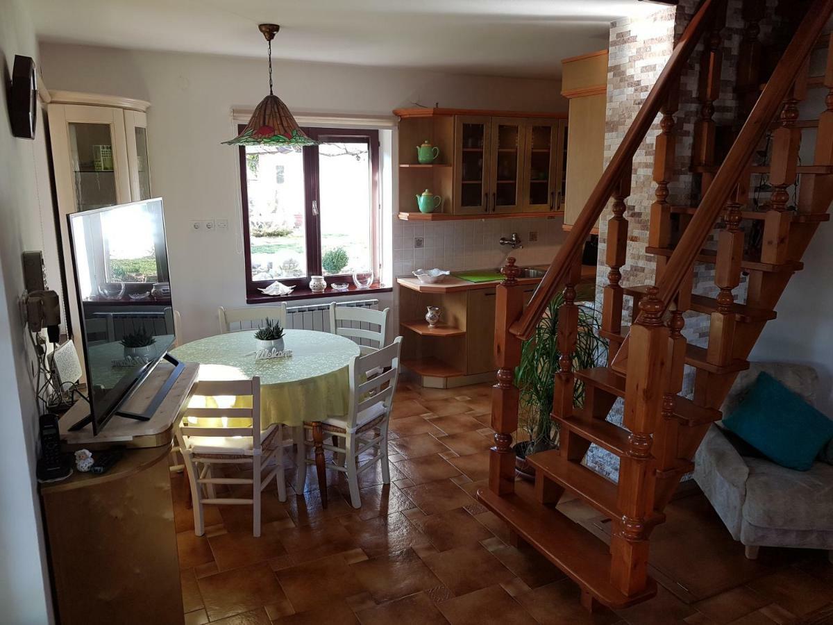 Apartment Slavi Випава Екстериор снимка
