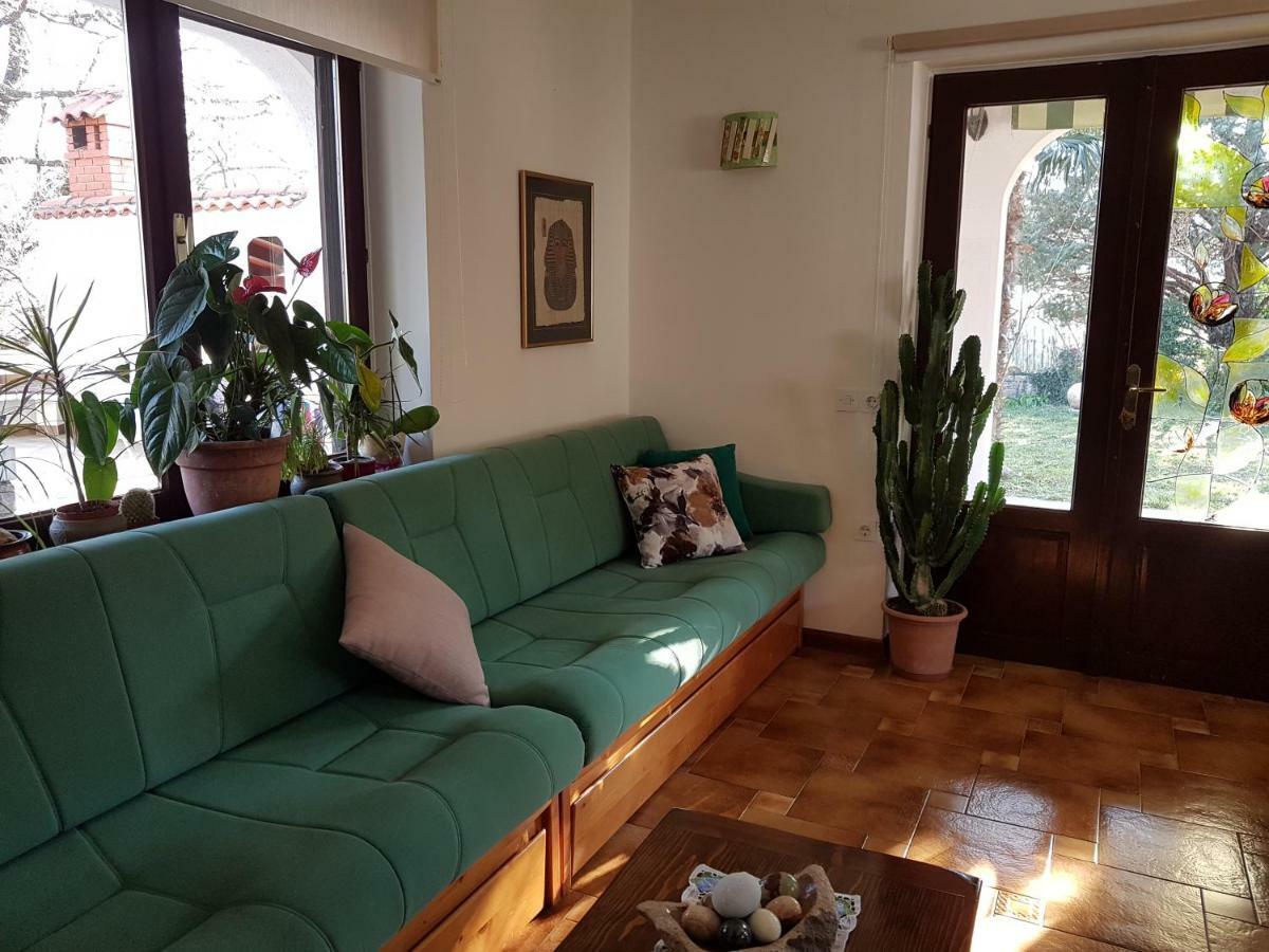 Apartment Slavi Випава Екстериор снимка