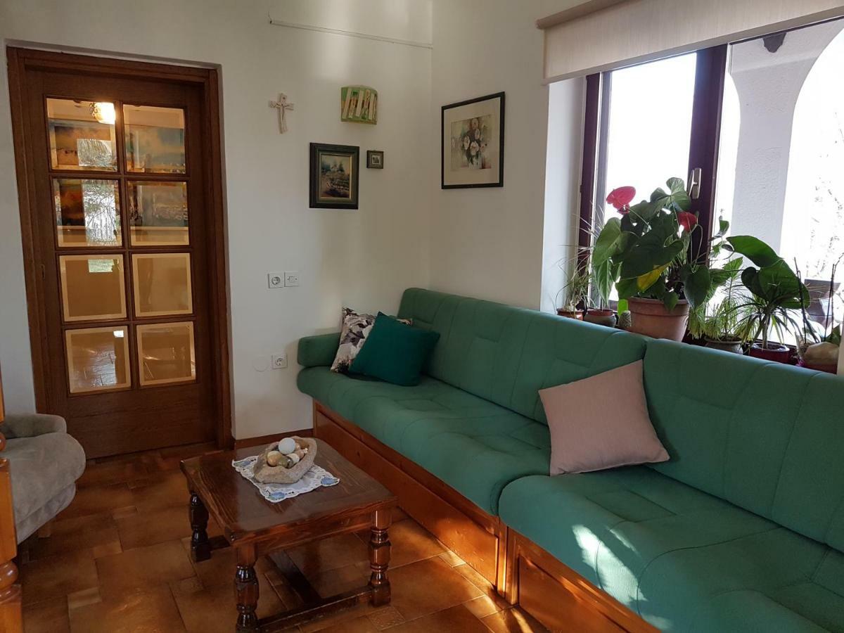 Apartment Slavi Випава Екстериор снимка